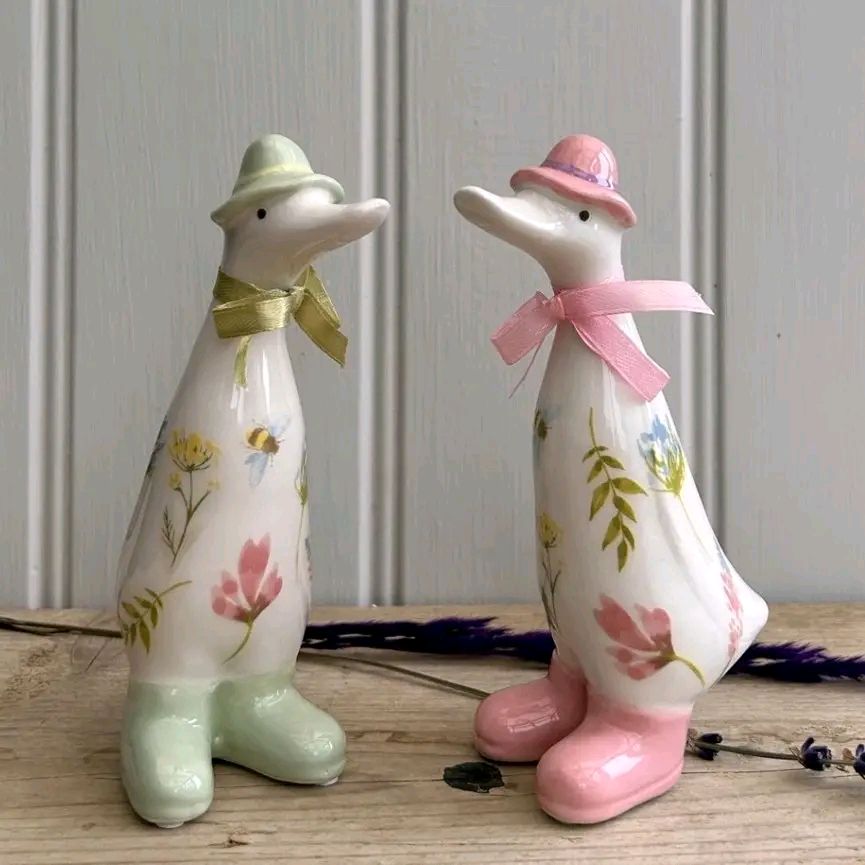 Ceramic Ducks in Aprons 14cm