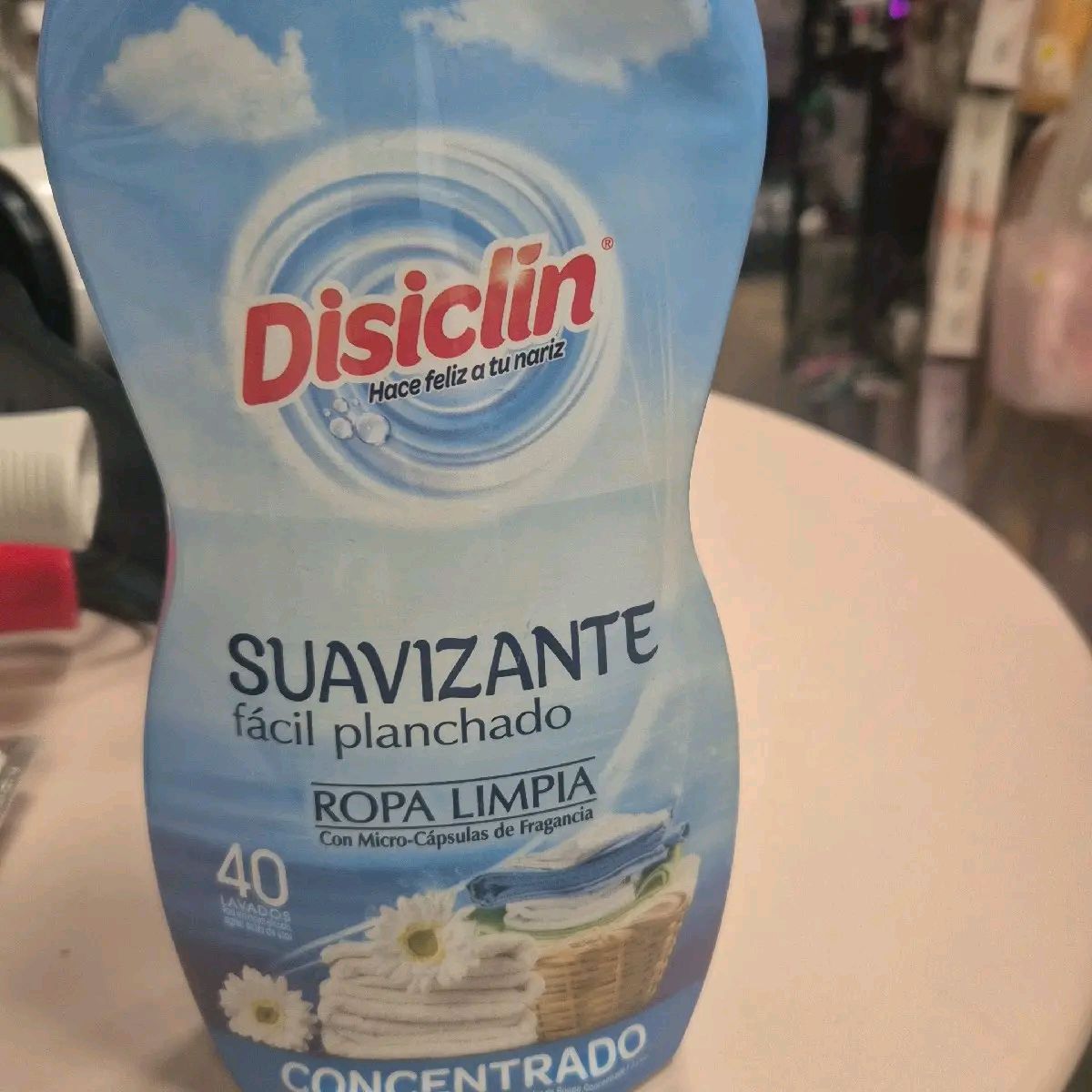 Disiclin laundry fabric softener