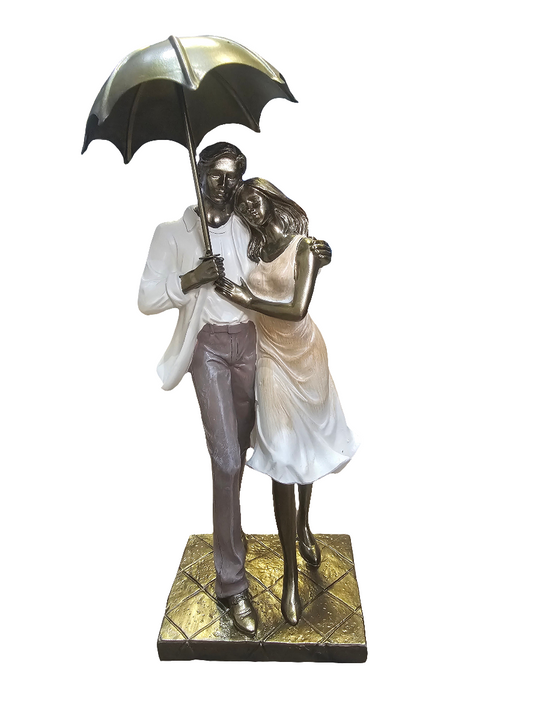 Summer Showers Loving Couple Statue