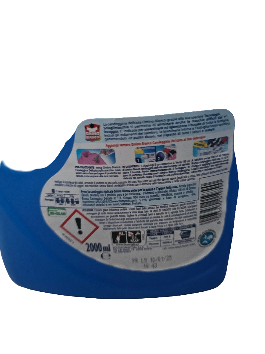 Omino Bianco Candeggina Delicata, gentle bleach designed for laundry in Alpine Freshness Scent 2L