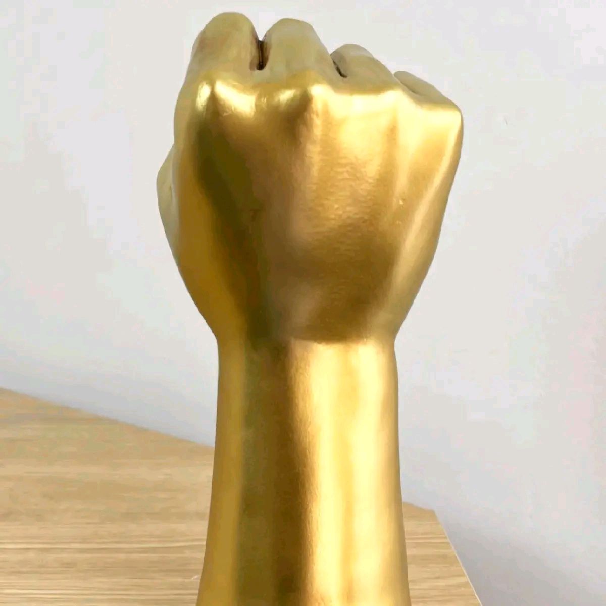 22cm Gold Hand Power Fist Ornament