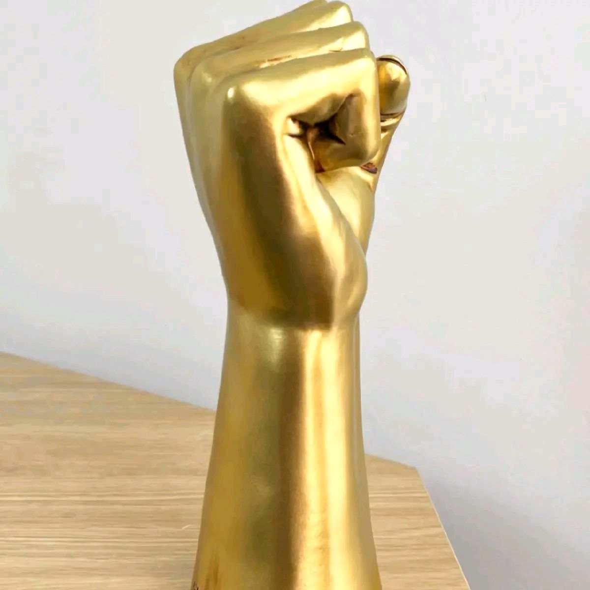 22cm Gold Hand Power Fist Ornament