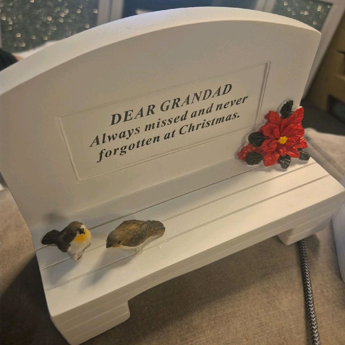 Memorial Xmas Robin Bench Ornament for Nan/Grandad - Festive Decor