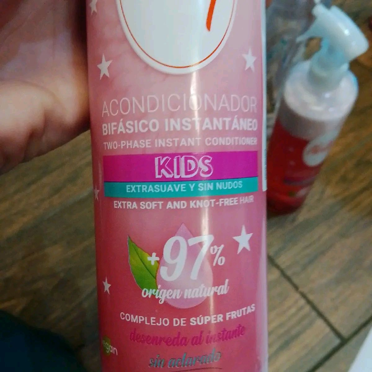 Nelly Two-phase Instant Hair Conditioner for Easy and Quick Haircare - Shampoo