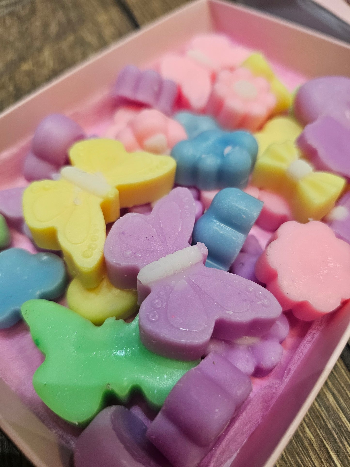 Bloom Scented Wax Melts in Festive box. Approx 180g
