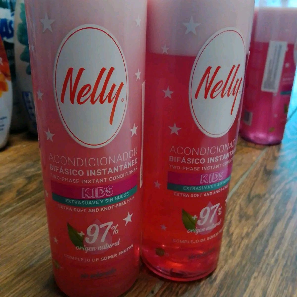 Nelly Two-phase Instant Hair Conditioner for Easy and Quick Haircare - Shampoo