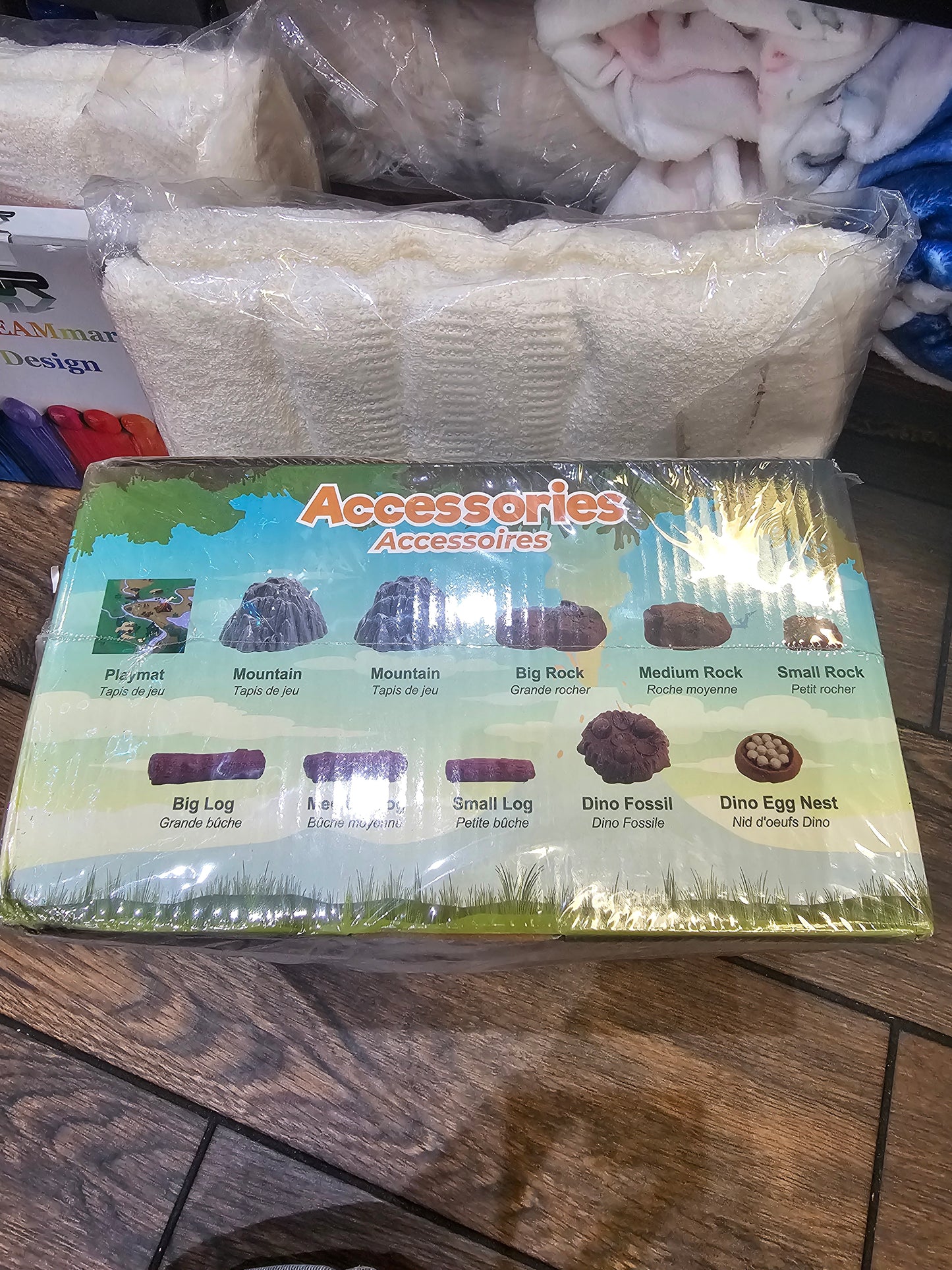 Land Of Dinosaurs Sound Book, Playmat and accessories