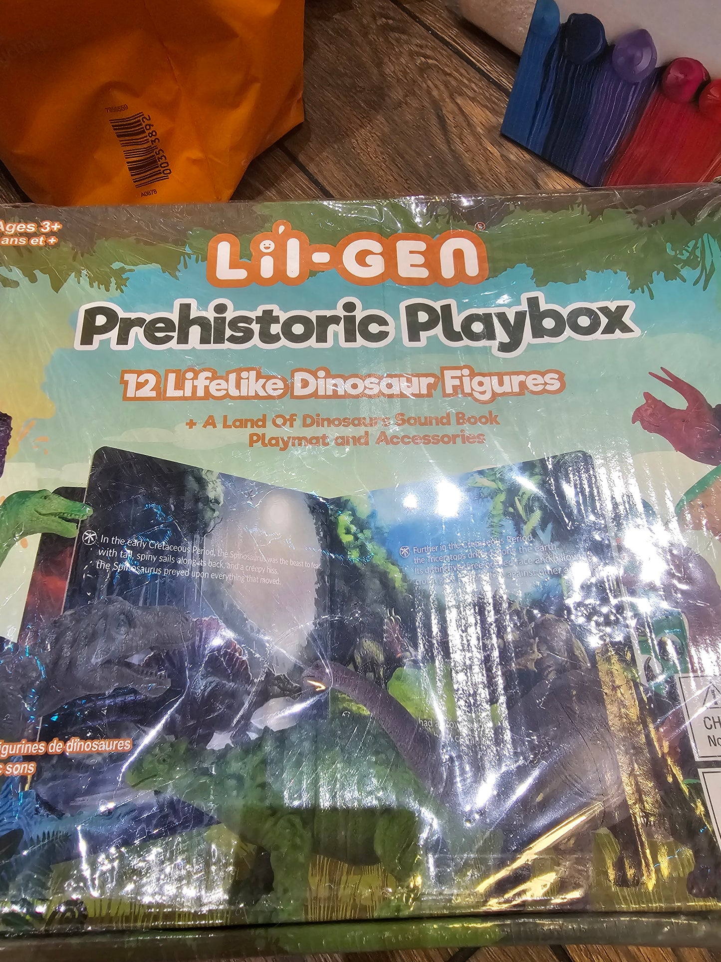 Land Of Dinosaurs Sound Book, Playmat and accessories