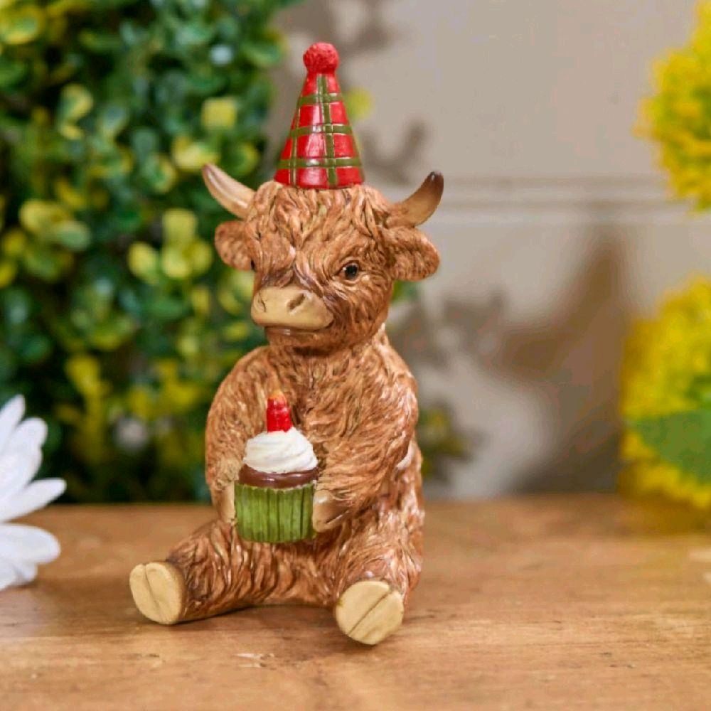 HIGHLAND COW WITH PARTY HAT AND CUP CAKE RESIN ORNAMENT home decor figure Gift Figurine