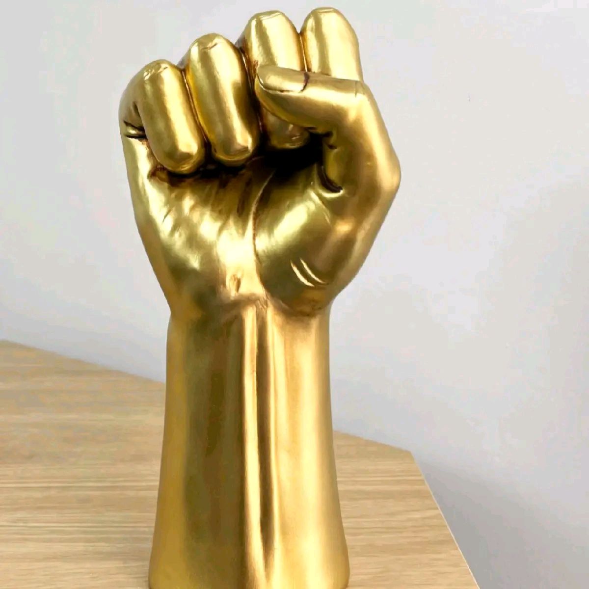 22cm Gold Hand Power Fist Ornament