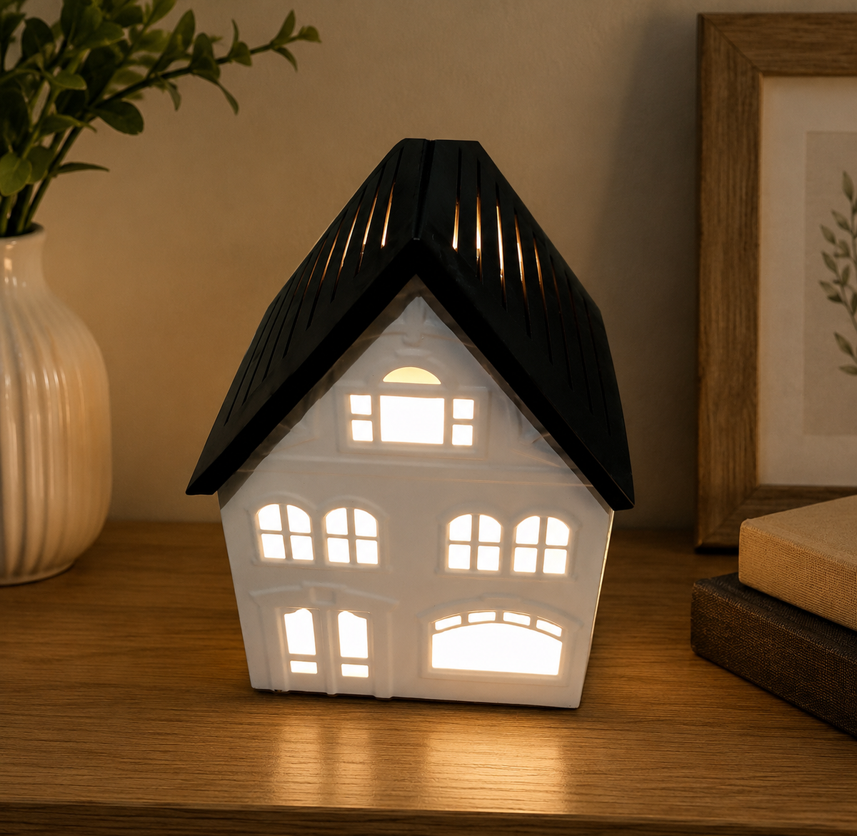Black & White Mayfair House Electric Wax Melt Burner - Perfect for Home Decor and Ornaments