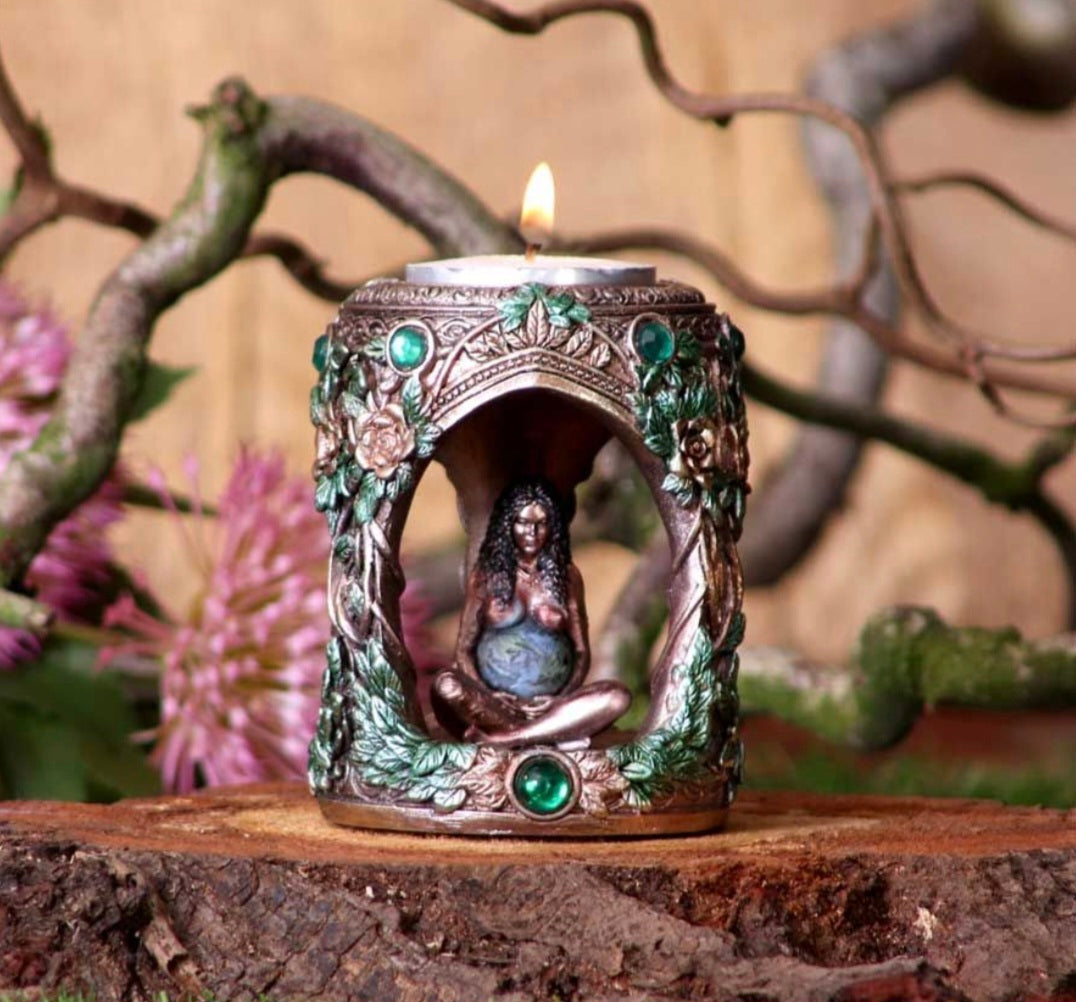 Mother Earth Tea Light 7cm
Bronze Mother Earth Tea Light Holder 7cm