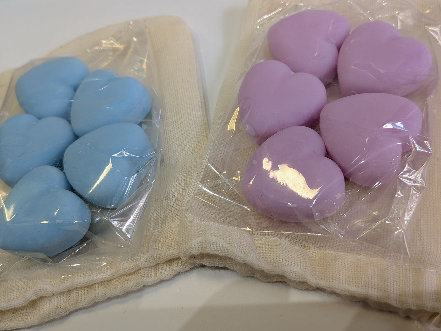 Pack of 5 wax melt hearts in canvas bag 30g