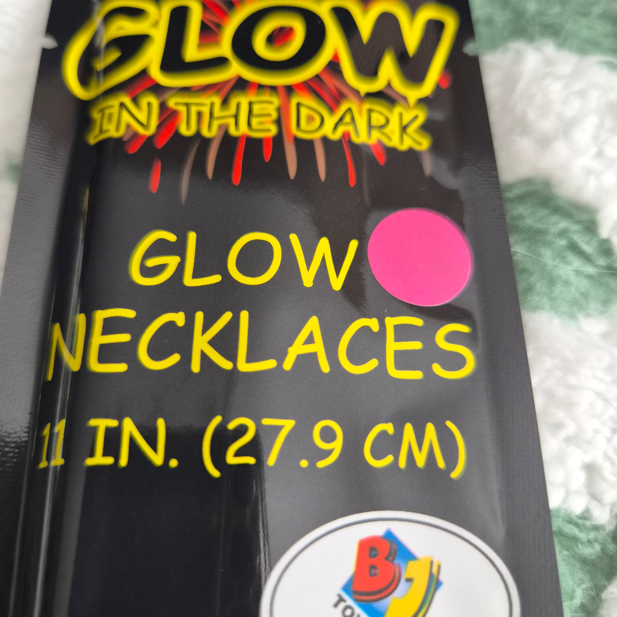 Glow in the dark necklaces 1pkt supplied