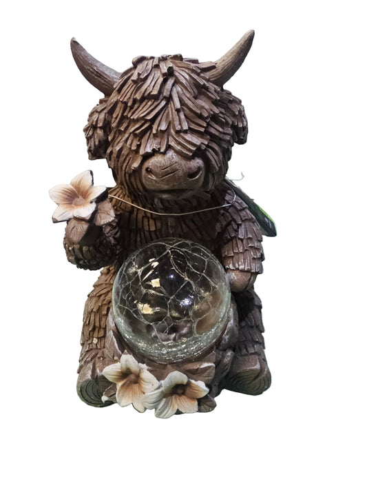 Highland Cow Crackle Ball Solar Light