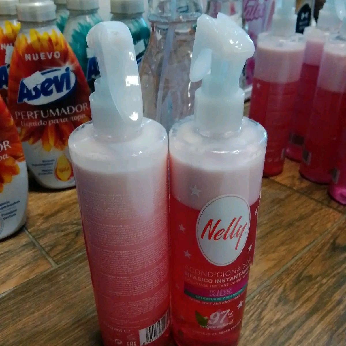 Nelly Two-phase Instant Hair Conditioner for Easy and Quick Haircare - Shampoo