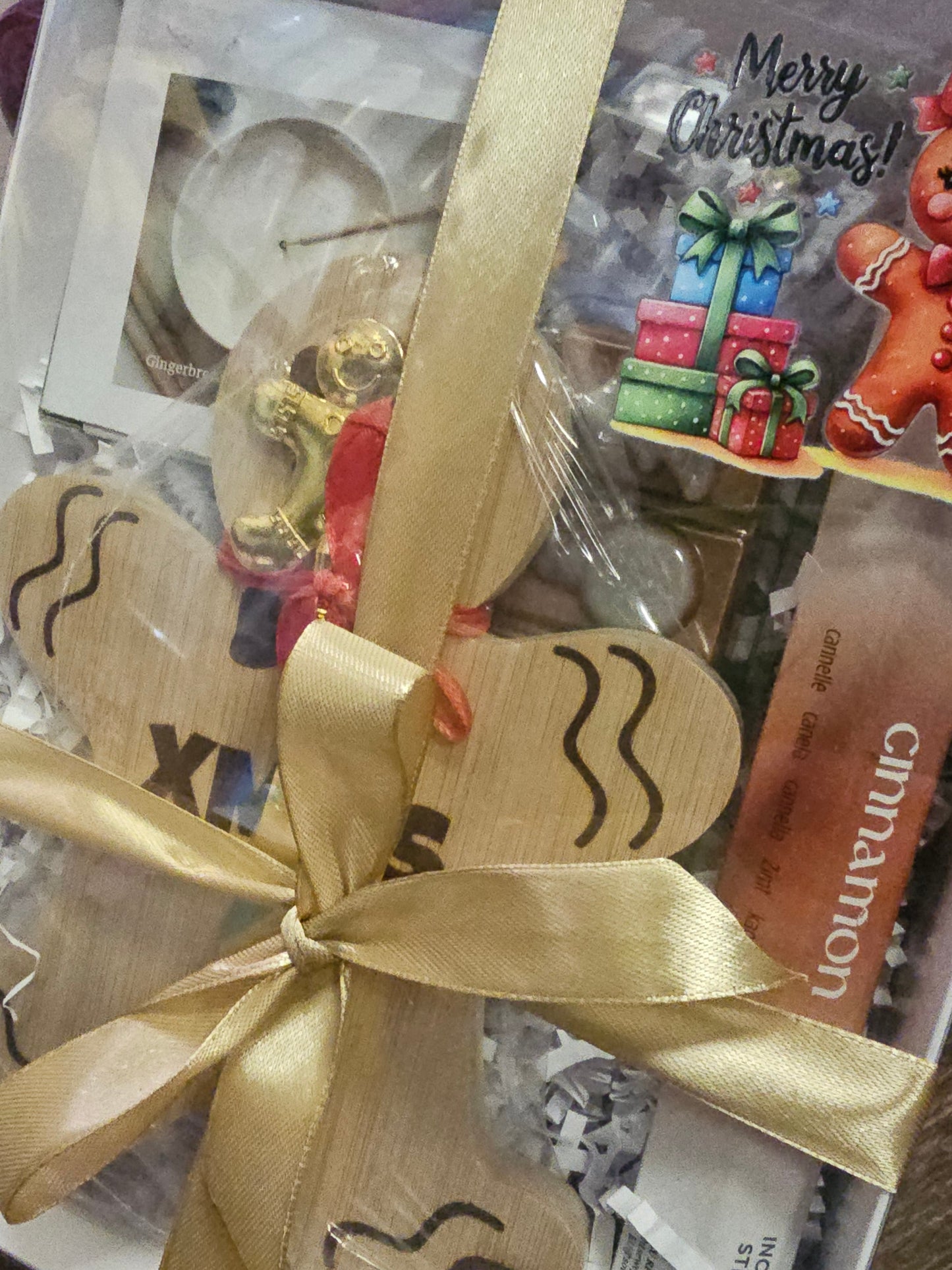 Gingerbread Home GiftBox