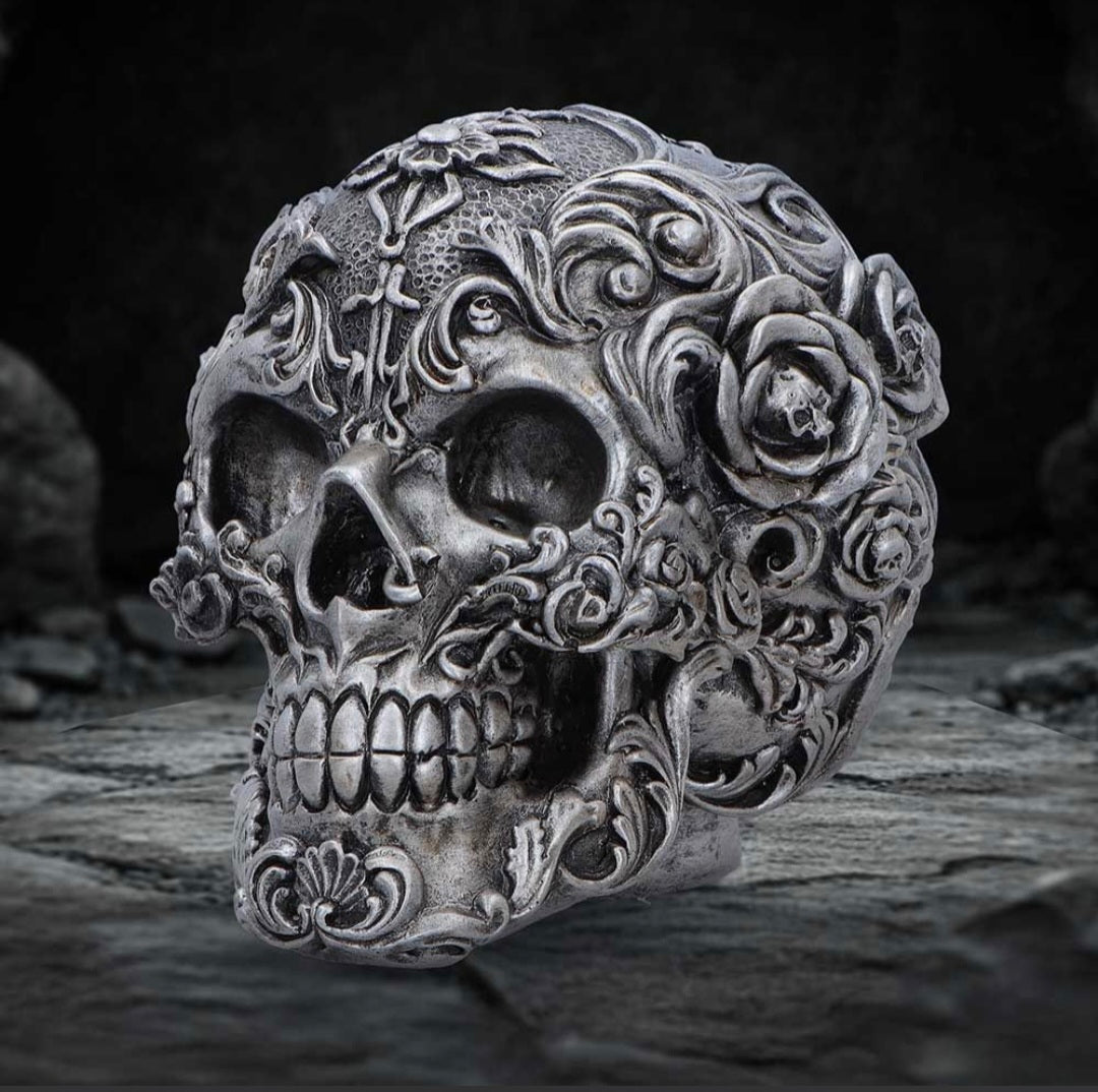 Gilded Memento
Gilded Memento Gothic Skull Figurine 12.2cm