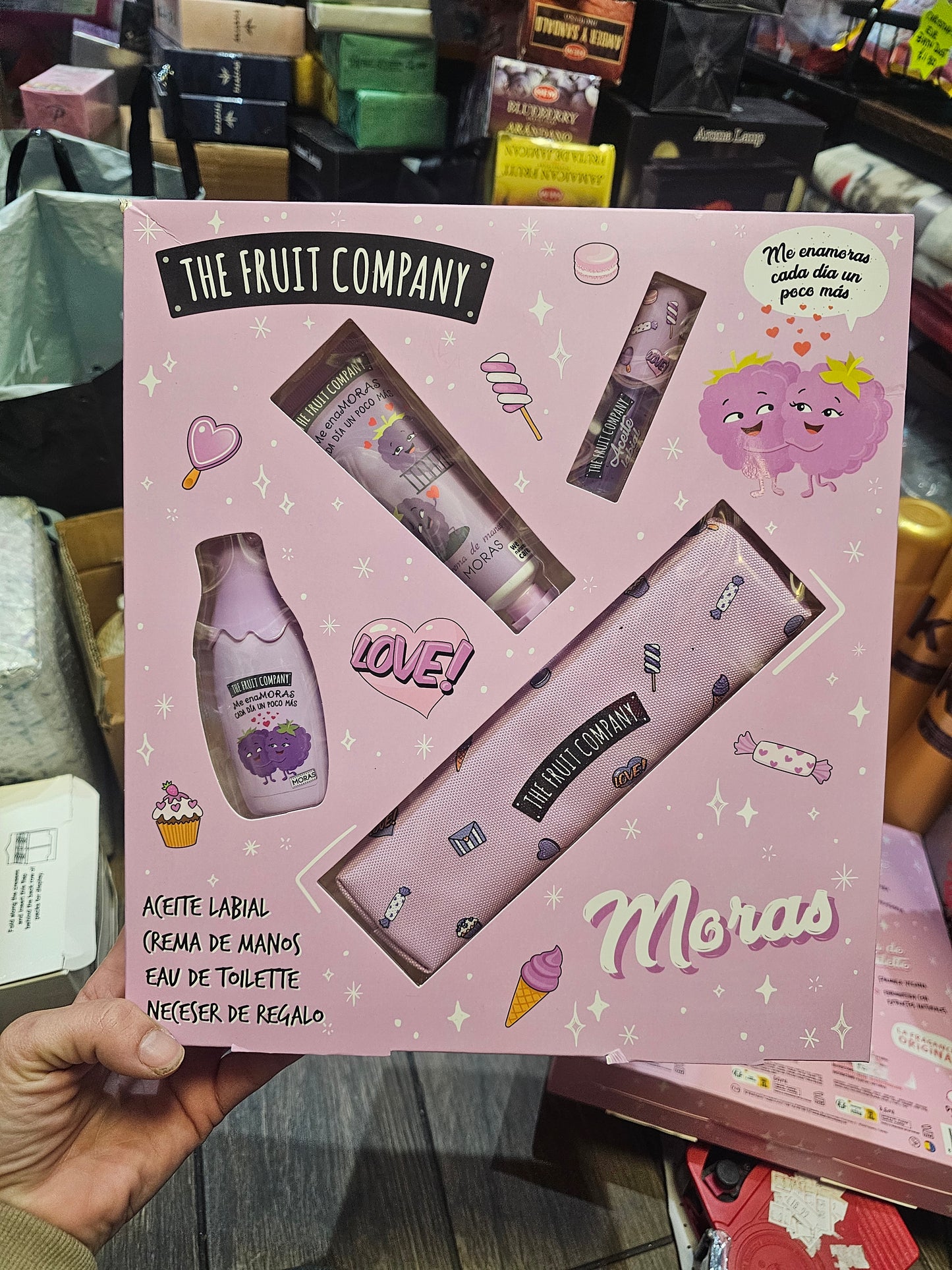 Fruit Company Gift Set with toiletry bag