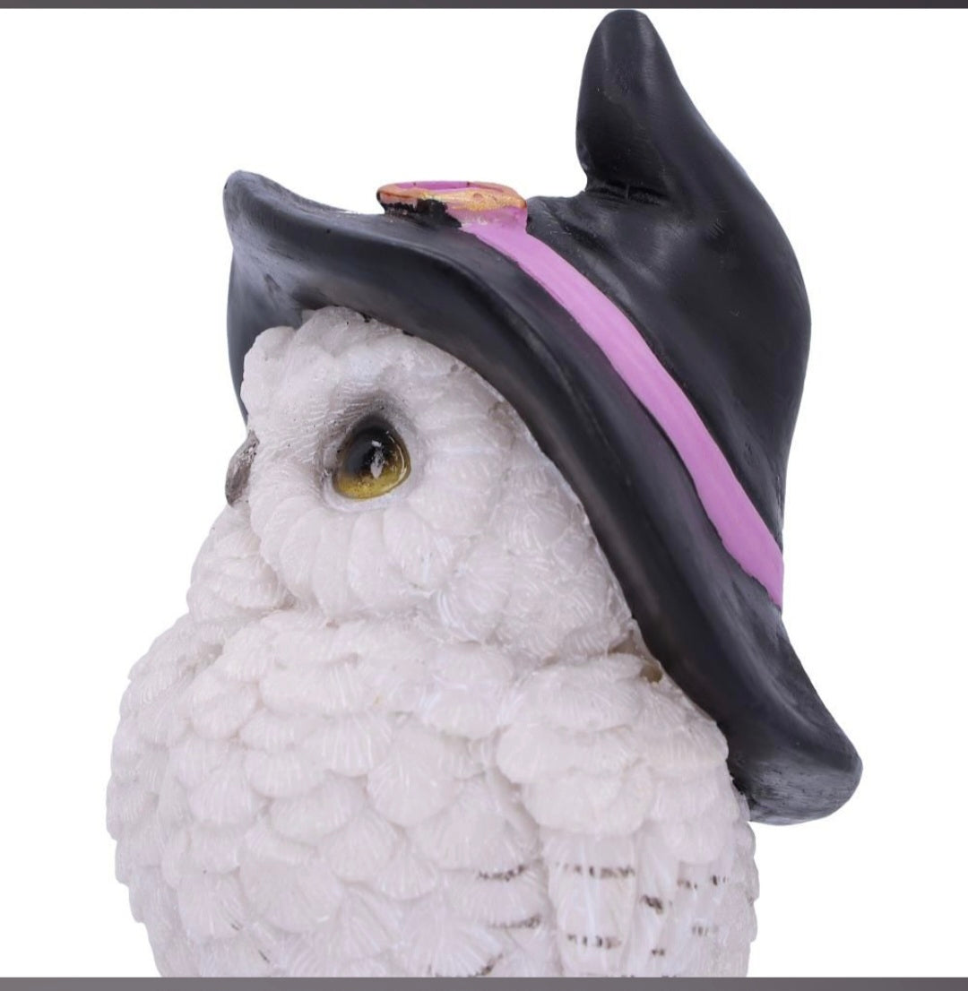 Snowy Spells 9cm
Snowy Spells Owl Figurine 9cm