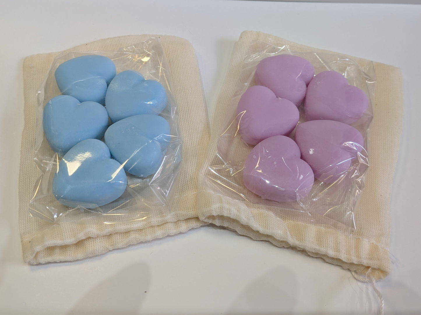 Pack of 5 wax melt hearts in canvas bag 30g