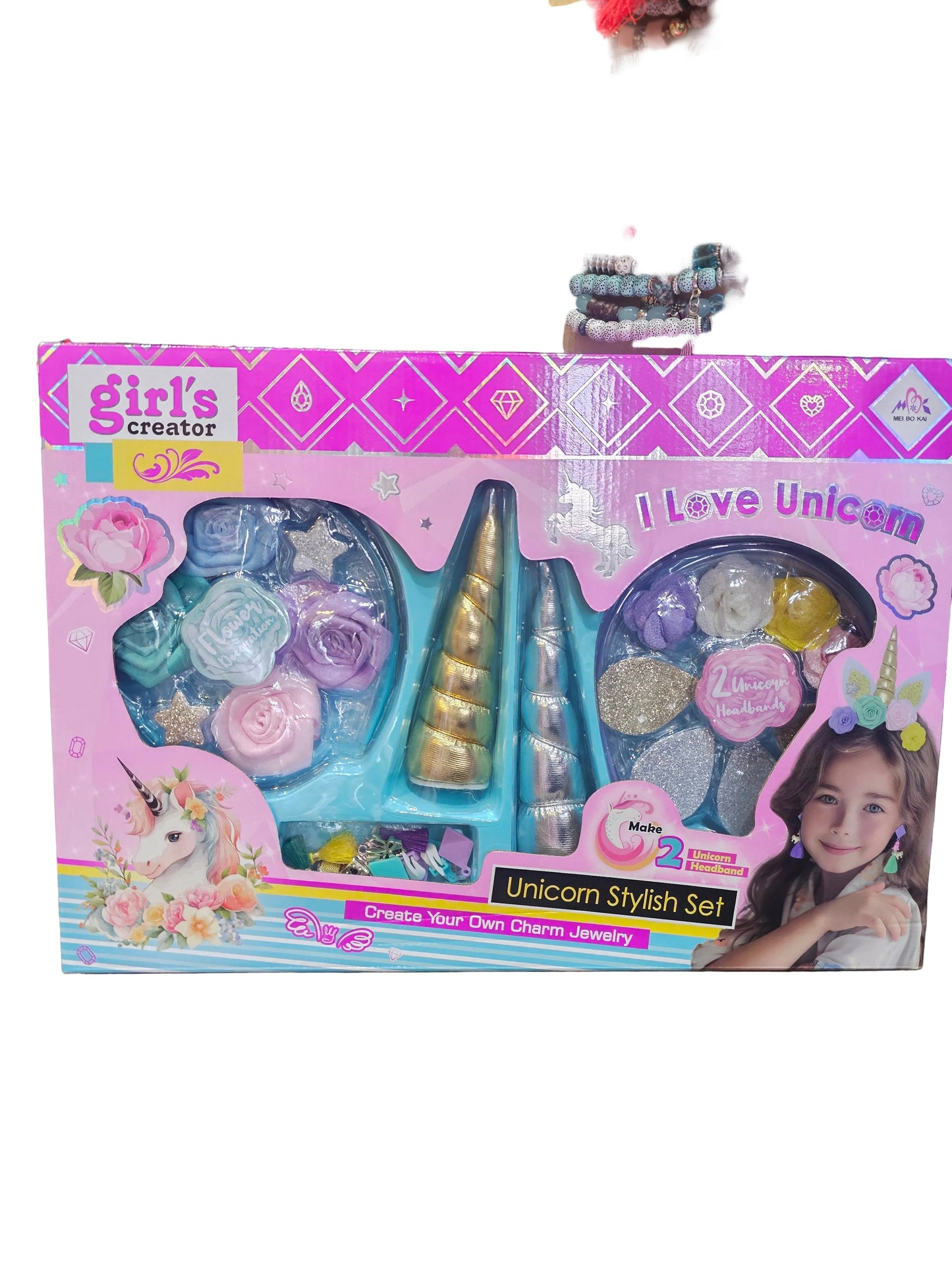 Unicorn Stylish Super Set, a craft kit for making unicorn-themed accessories.