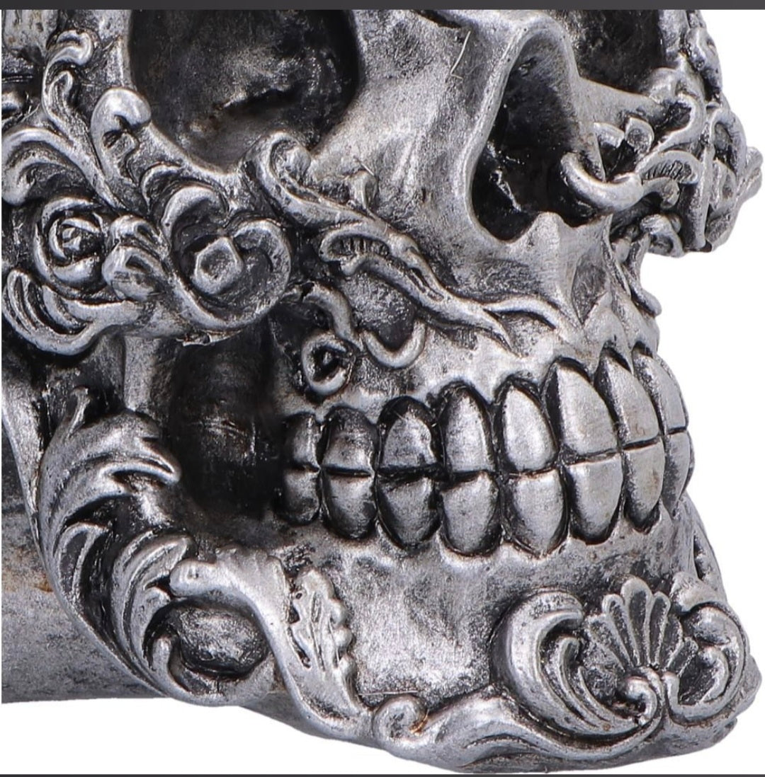 Gilded Memento
Gilded Memento Gothic Skull Figurine 12.2cm