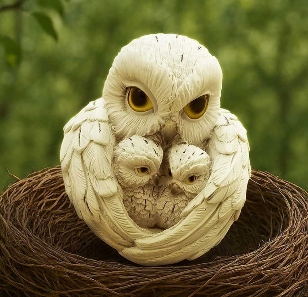 Feathered Nest 10.7cm
Feathered Nest Owl Figurne 10cm