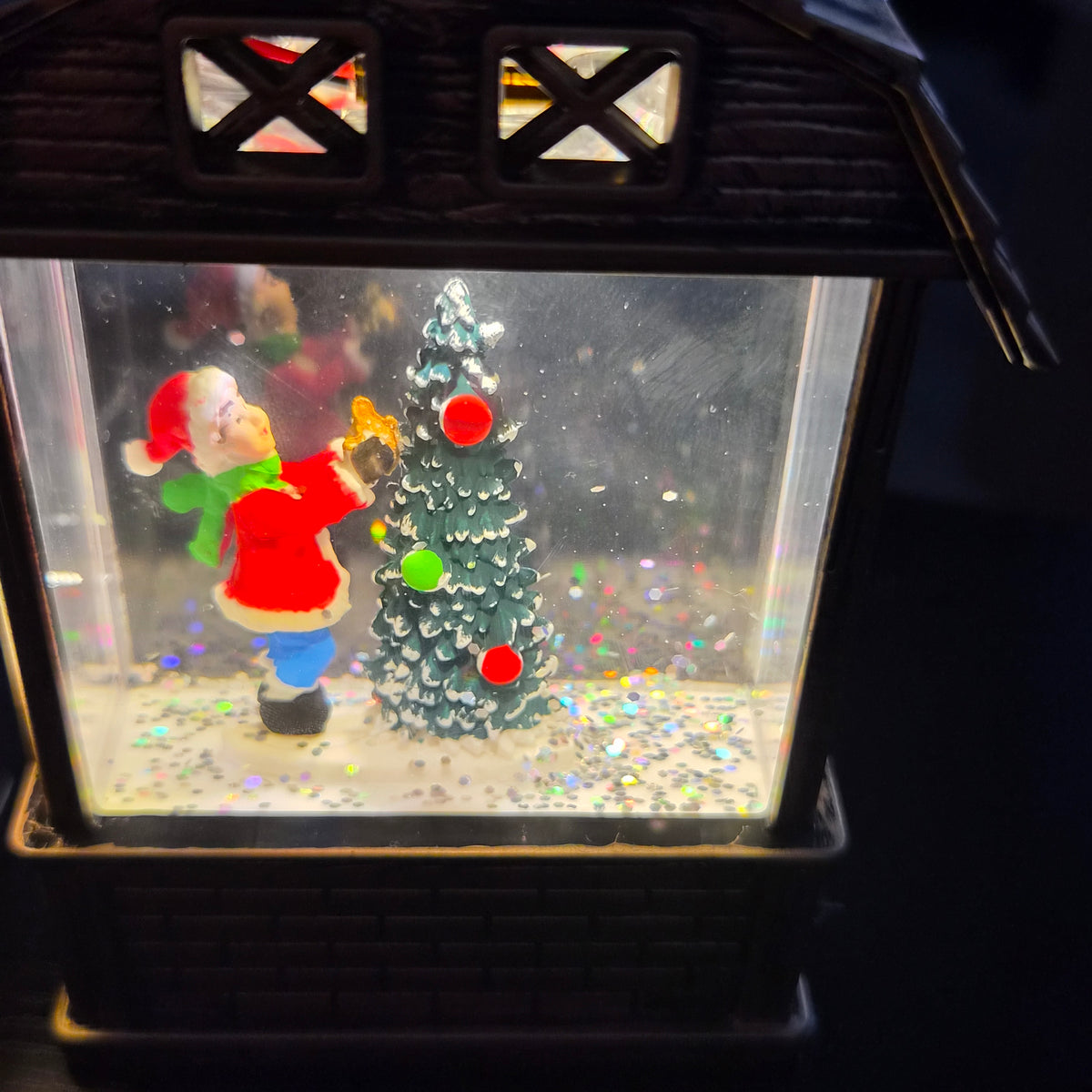 Christmas -Light-Up Snow Scene choice of 2 designs